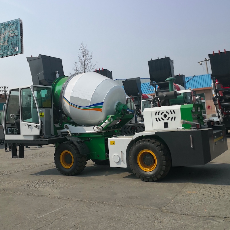 1.6m3 self-loading concrete mixer truck